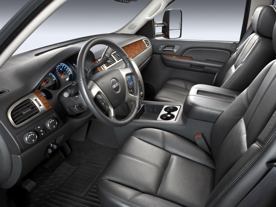  GMC Sierra 3500 HD SLT Crew Cab 2007 года  (фото 6 из 11)